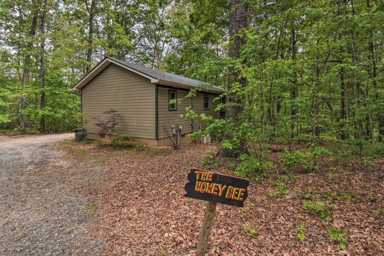 The Honeybee Cabin With Private Porch And Hot Tub Clarkesville Exterior foto